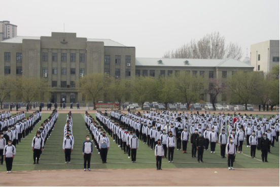 复学复课莫等闲 人间最美四月天 ----铁岭市第二高级中学高三学子返校